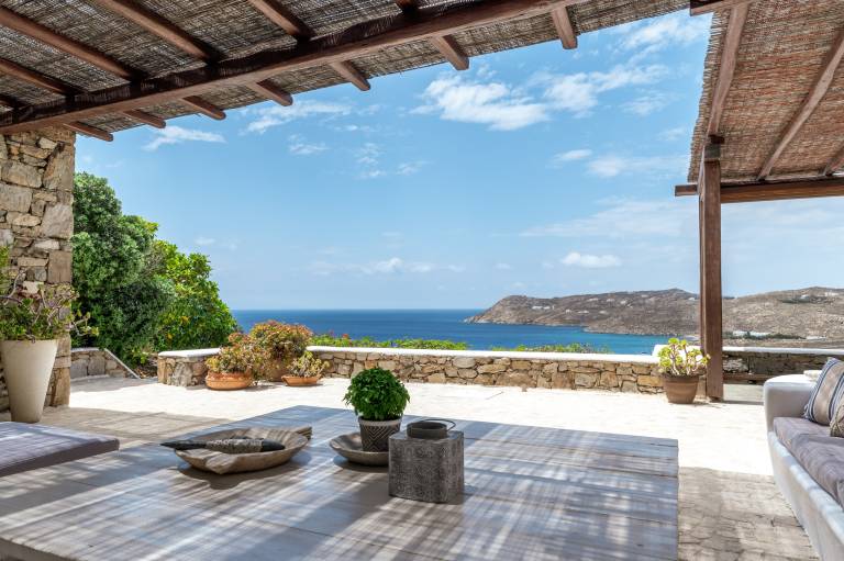 Villa "Calma Beach House" with Private Terrace & Wi-Fi — photo 4