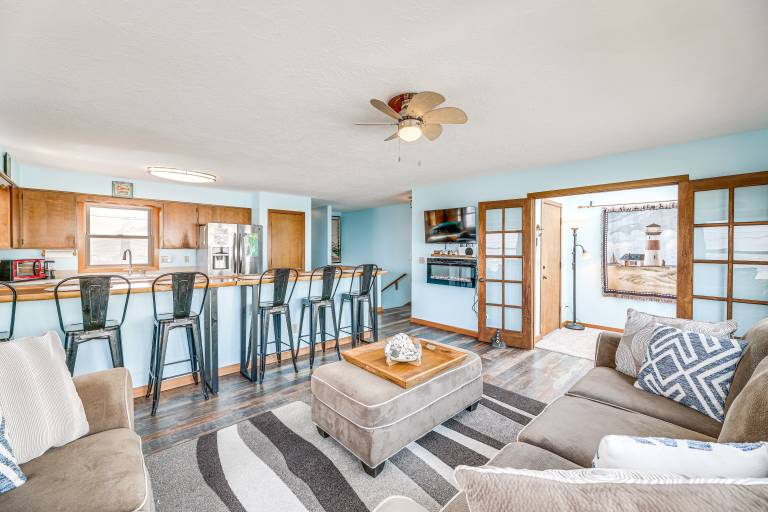 Walk to Beach: Dog-Friendly Home in Lincoln City — photo 5