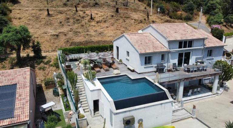 Pleasant villa with pool | Pet-friendly — photo 4