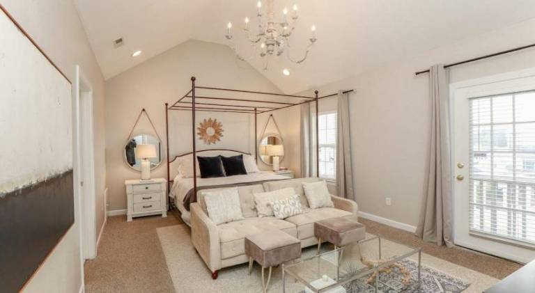UPSCALE Ideal location 4 beach vacay H20 views — photo 2