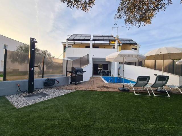 Villa with grill, garden & patio | Sea view in Novigrad