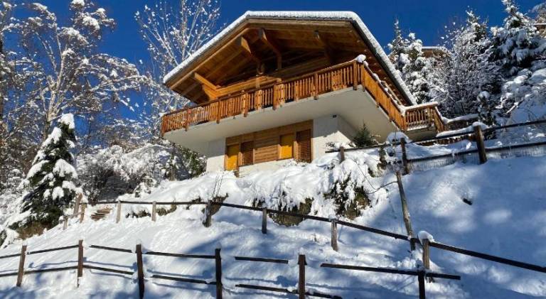 Chalet Les Brantes, refuge atypique a Veysonnaz in Veysonnaz