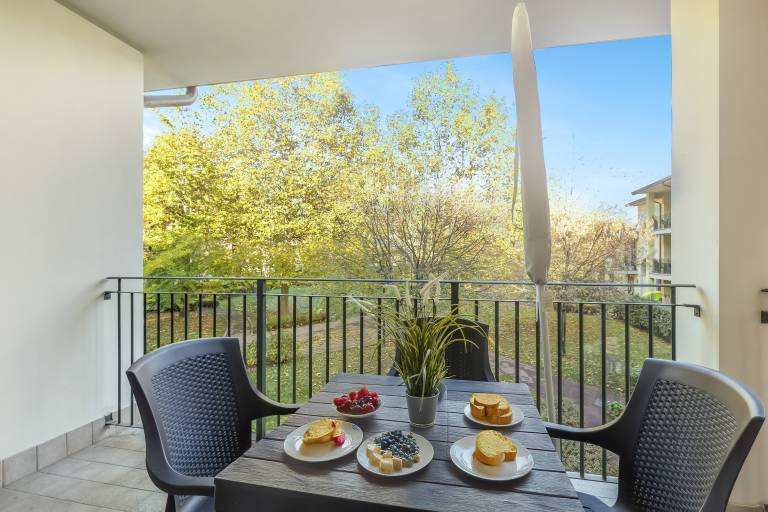 Child-friendly pleasant apartment with patio | Mountain view | Beach nearby | Pet-friendly in Porlezza