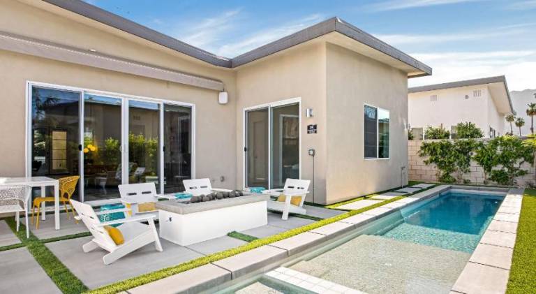 House with barbecue, patio & jacuzzi — photo 4