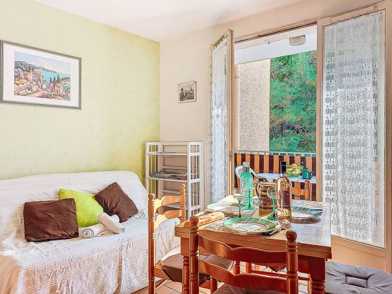 Holiday apartment with terrace & garden — photo 5