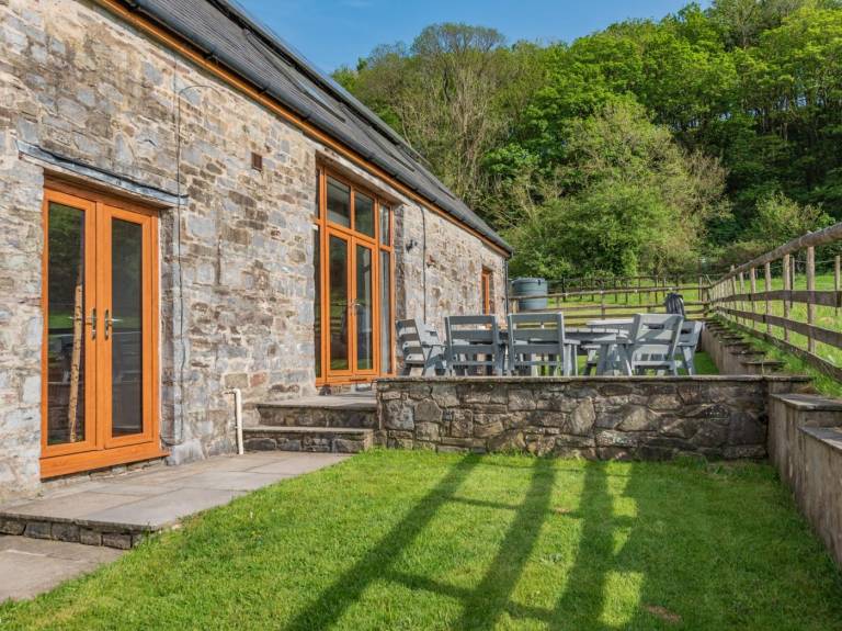 Fully equipped beautiful cottage with jacuzzi & garden | Pet-friendly — photo 4