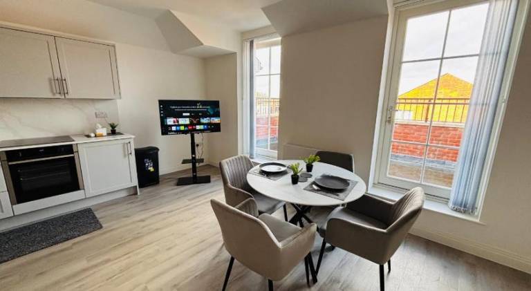 Holiday apartment with terrace | Pets allowed in Hayes