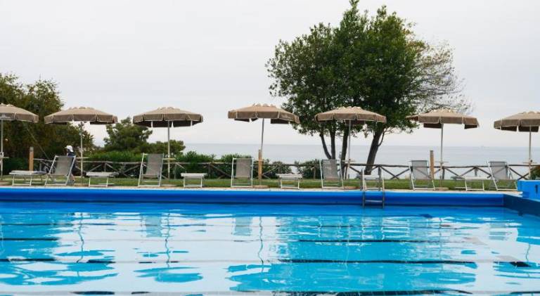 Vacation home with pool | Beach nearby | Pet-friendly — photo 3