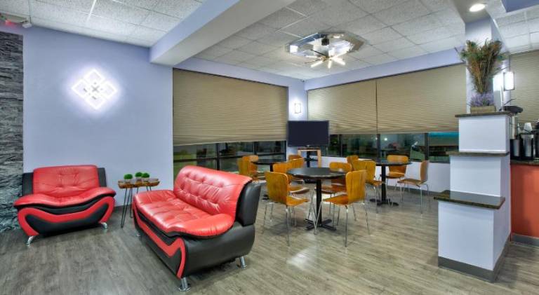 Super 8 By Wyndham Mobile/Tillmans Corner — photo 3