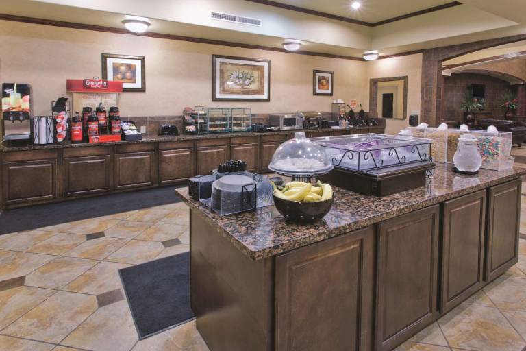 La Quinta Inn & Suites by Wyndham Schertz — photo 5