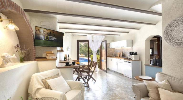 House with pool | Pet-friendly — photo 2