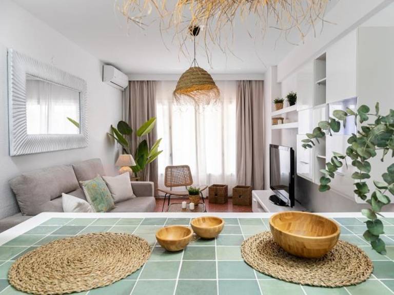 Apartment with pool — photo 4