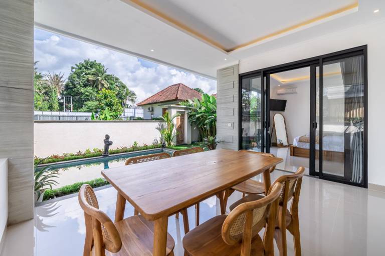 Villa with barbecue, pool & patio — photo 5