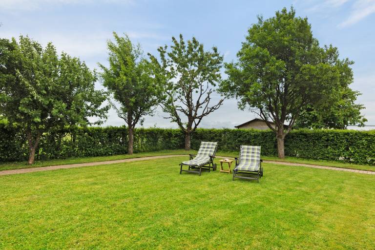 Rental apartment with garden & patio — photo 2