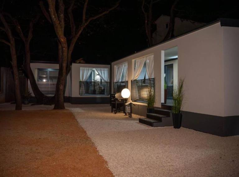 Lux Mobile Homes Vodice - Two bedroom home with private hot tub (Maris) — photo 4