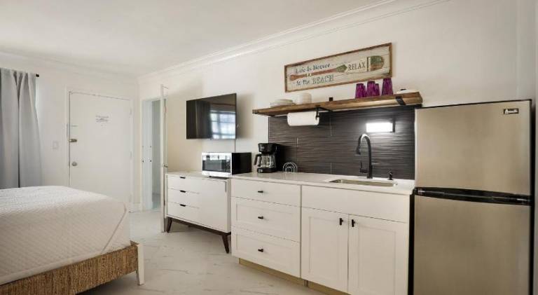La Mer Suites in Lauderdale-by-the-Sea, FL