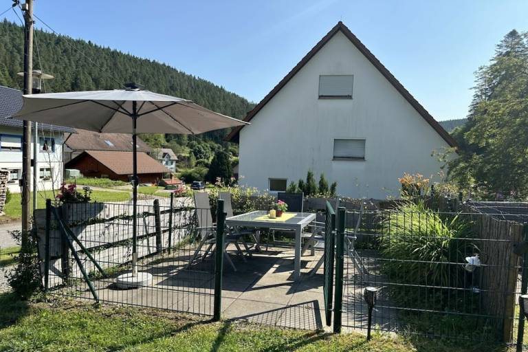 Vacation home with yard & barbecue — photo 4