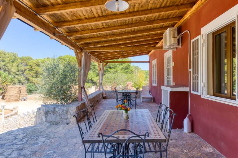 Holiday apartment with patio, yard & grill | Garden view in Morciano di Leuca