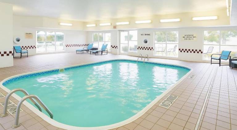 MainStay Suites Appleton Airport - Fox River Mall Area — photo 3