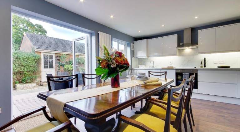 House with 5 rooms for 10 persons in Southampton