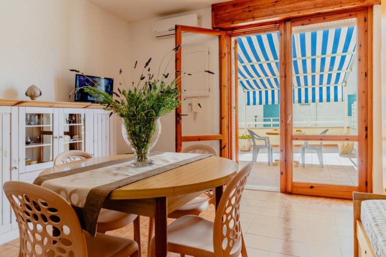Child-friendly rental apartment with patio | Next to the beach | Pet-friendly — photo 2