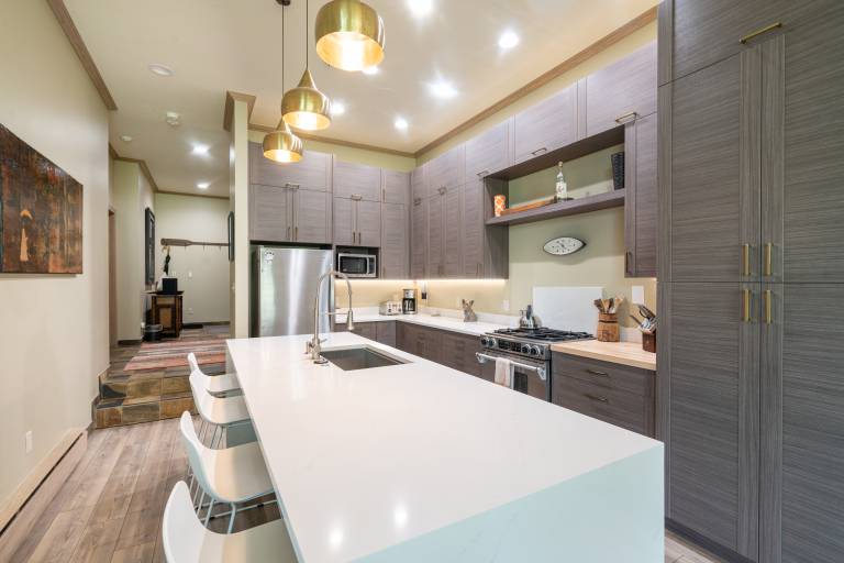 Child-friendly condo with hot tub & terrace | Water view | Close to the ski | Perfect for remote work | Pet-friendly — photo 3