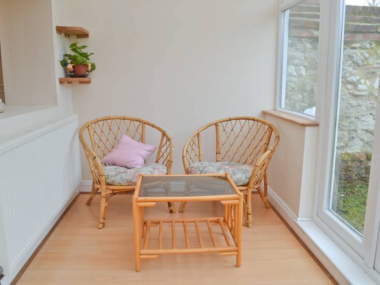 Cottage with garden — photo 5