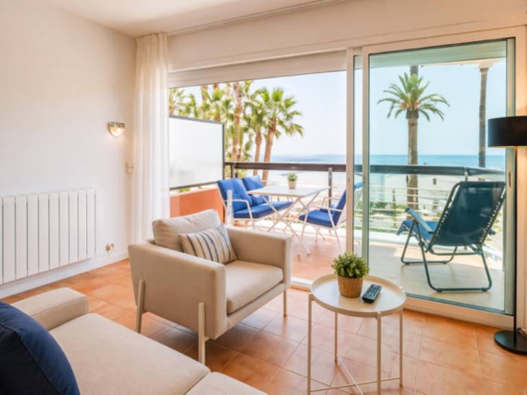 Rental apartment with terrace & barbeque | Sea view — photo 3