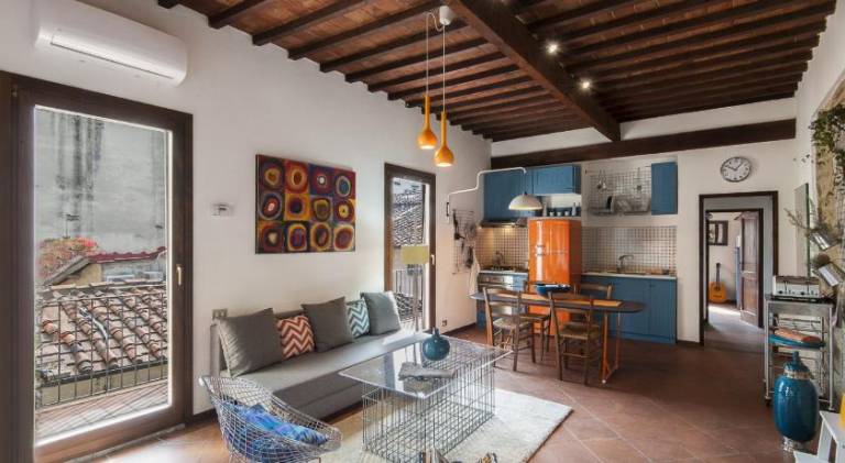 Authentic flat in the city center — photo 2