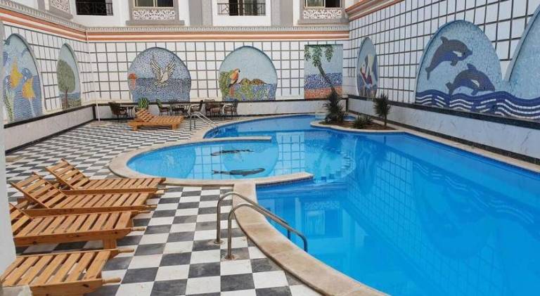 Apartment with pool — photo 5
