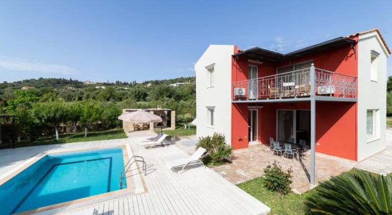 Wonderful serviced apartment with yard, pool & patio | Pets allowed — photo 4