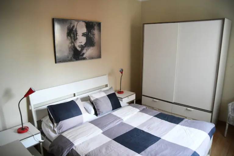 Sunny apartment Sagrada Familia