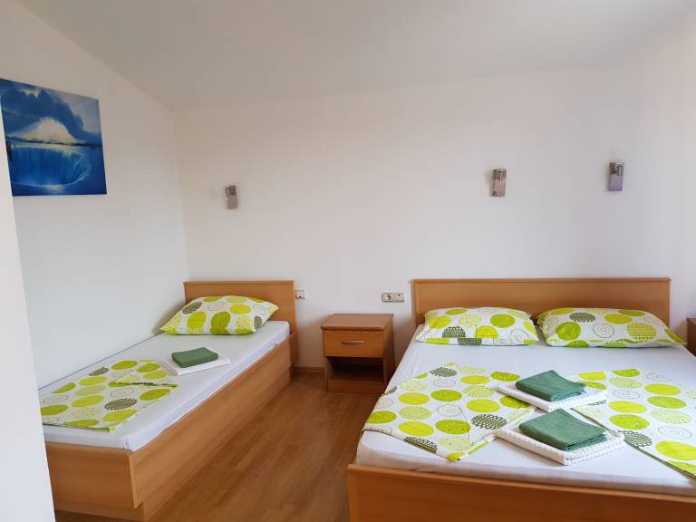 Two bedroom apartment with terrace and sea view Viganj, Pelješac (A-13241-c) — photo 5