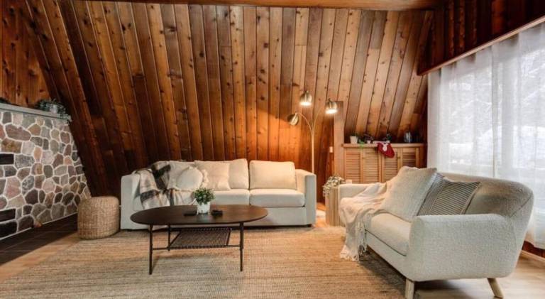 Vacation home with hot tub | Suitable for remote work | Pets allowed — photo 2