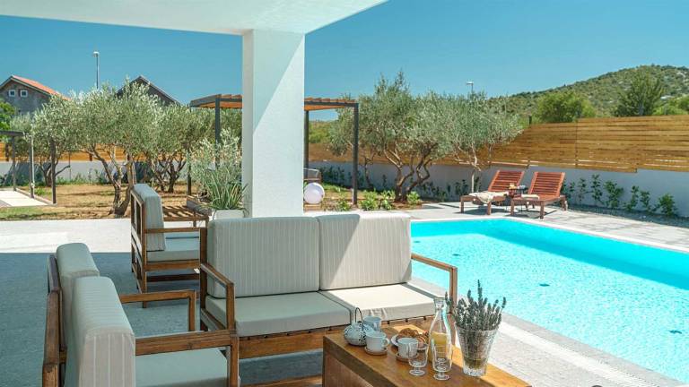 Villa with garden & terrace — photo 5