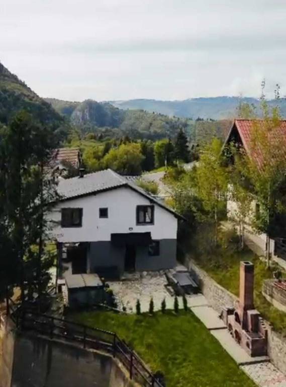 House  Podu Dâmboviței