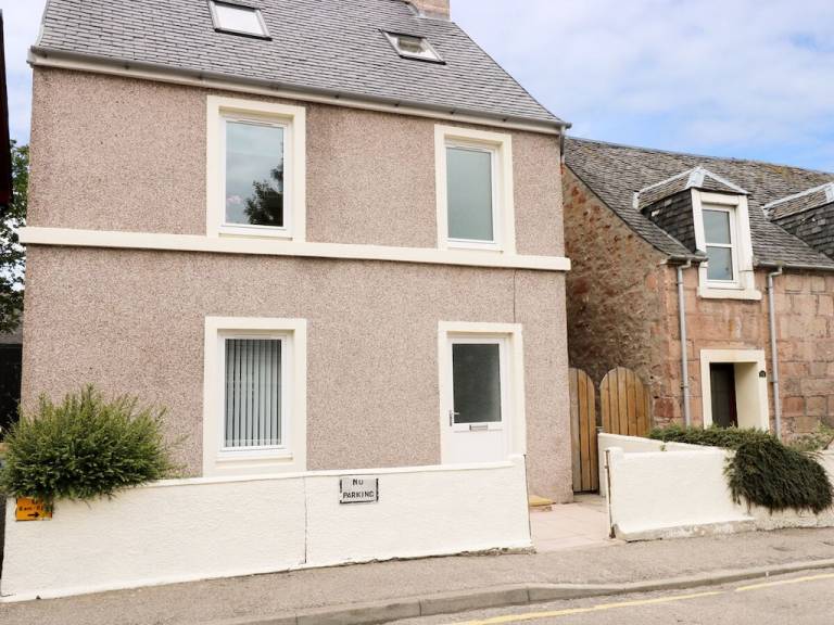 Cottage  Inverness