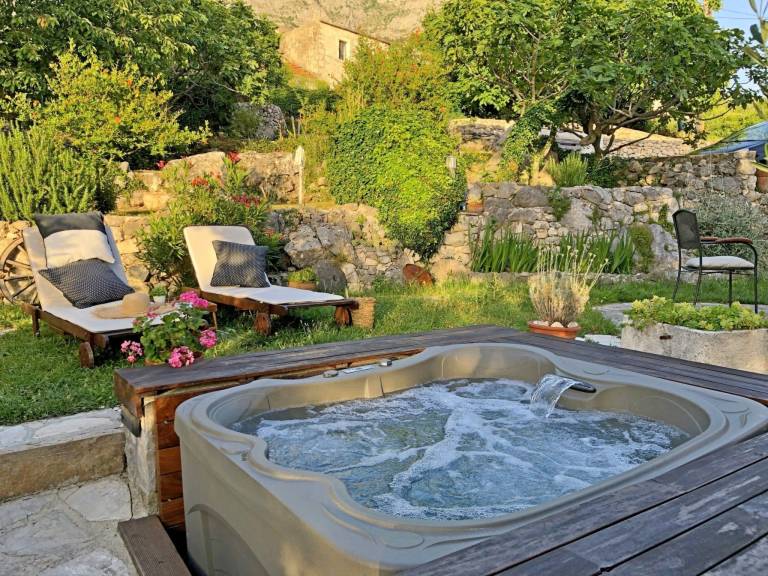 Ferienhaus in Tučepi für max. 2 Personen Ferienhaus in Tučepi für max. 2 Personen