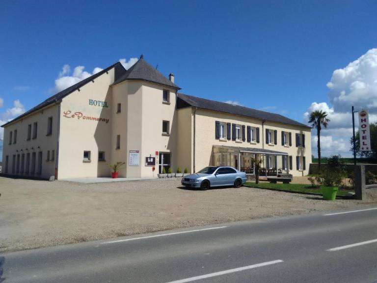 Hotel Les Montois in Saint-Quentin-sur-le-Homme