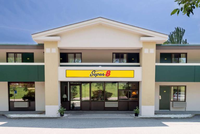 Super 8 By Wyndham White River Junction in White River Junction, VT