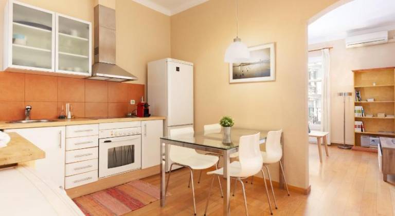 Apartment | Next to Casa Milà | Good for workation | Pets allowed — photo 3