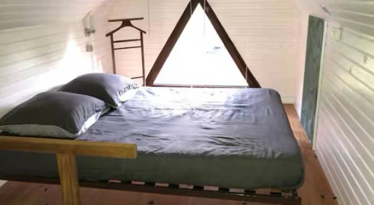 Chalet autonome avec etang pleine nature — photo 2