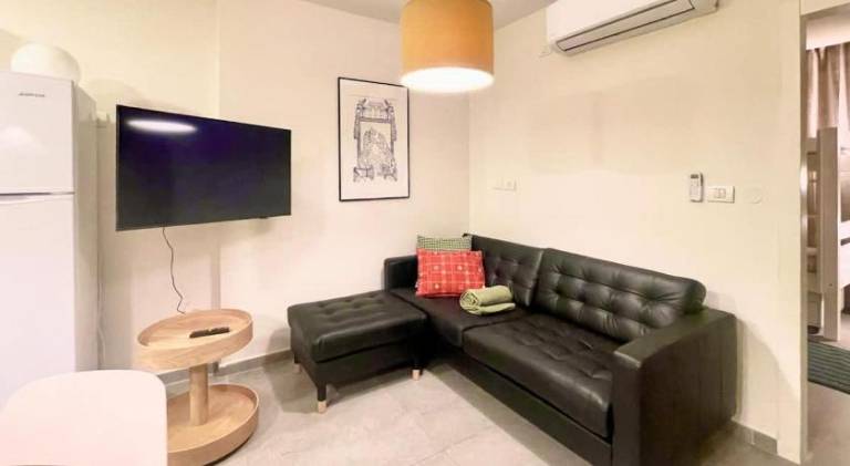 Apartment for 10 persons in Jerusalem
