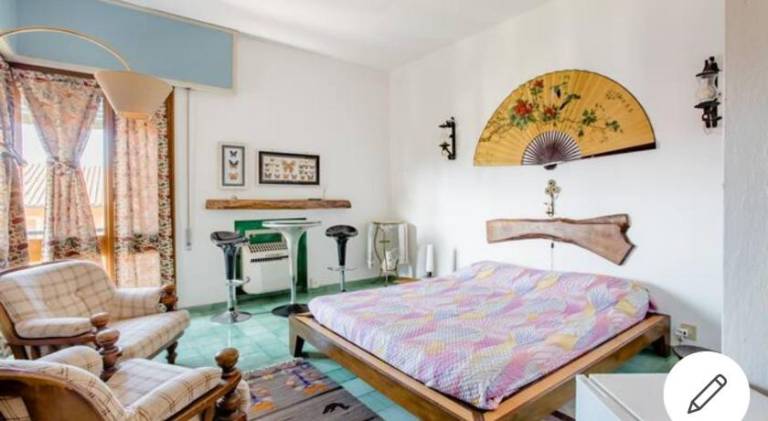Il semaforo Una o due camere matrimoniali con bagno a pochi passi dal centro Pietrasanta, con Wi-Fi in Pietrasanta