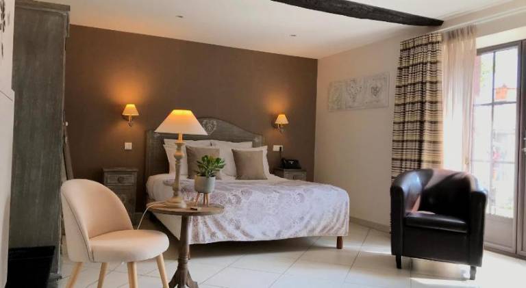 HOSTELLERIE DES BICHONNIERES — photo 2