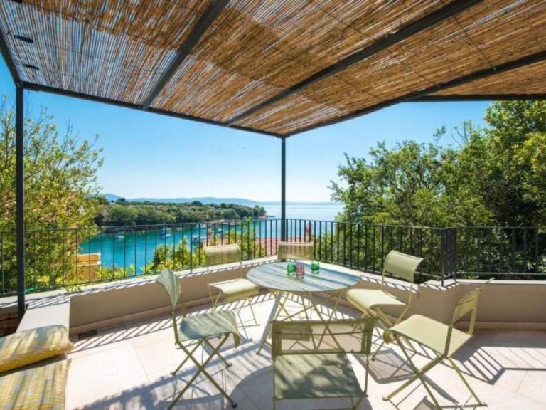 Vacation home with yard, terrace & barbecue | Sea view in Labin