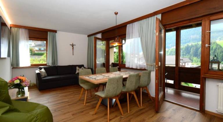 Lovely serviced apartment with yard | Ski nearby | Pet-friendly — photo 2