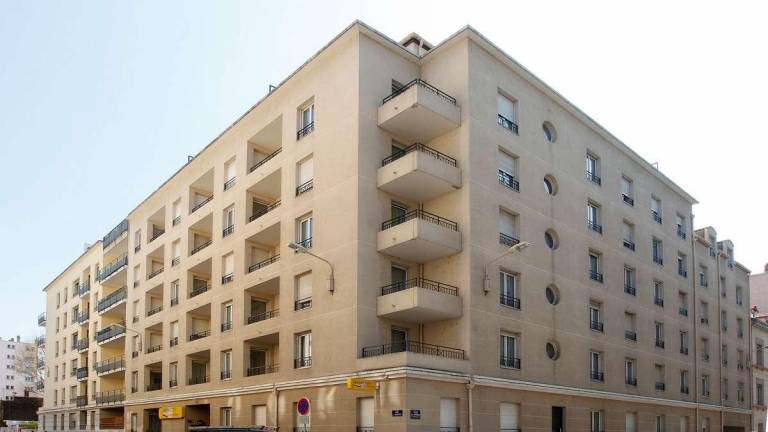 Serviced apartment with yard & terrace in Lyon