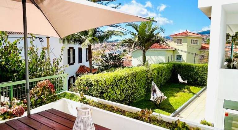 Villa | Near Farmers Market | Pets allowed — photo 4