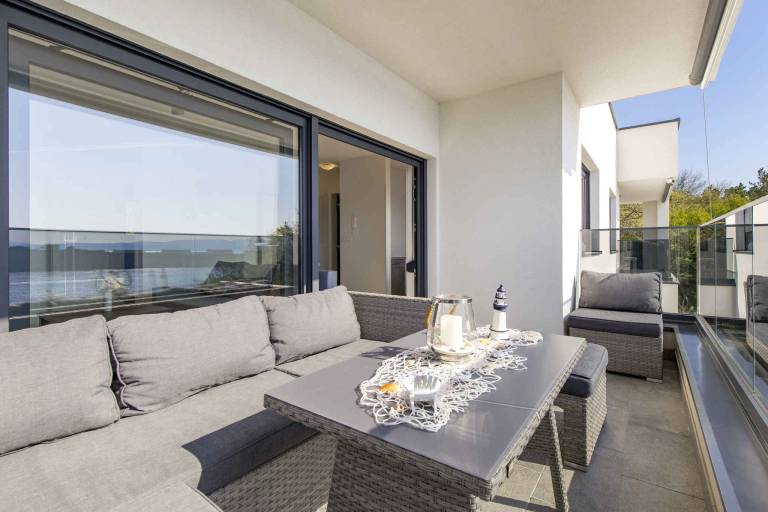 Holiday apartment with garden, balcony and sea view — photo 3